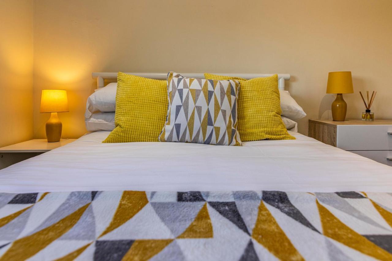 De Luxe Short Stays- Percy House Apartment *