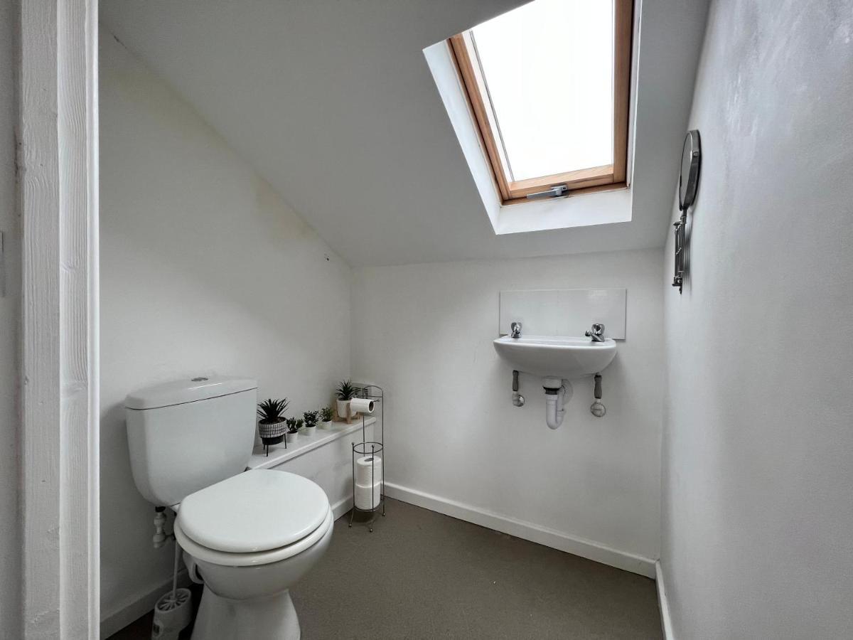 Lovely 2-bedroom In A Great Location *