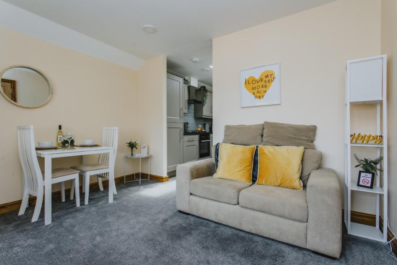 Cosy 2nd Floor - King Size Bed & Free Parking Apartment Nottingham
