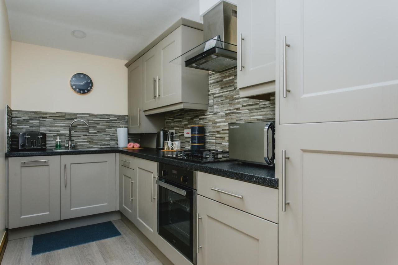 Spacious 2nd Floor - King Size Bed & Free Parking Nottingham