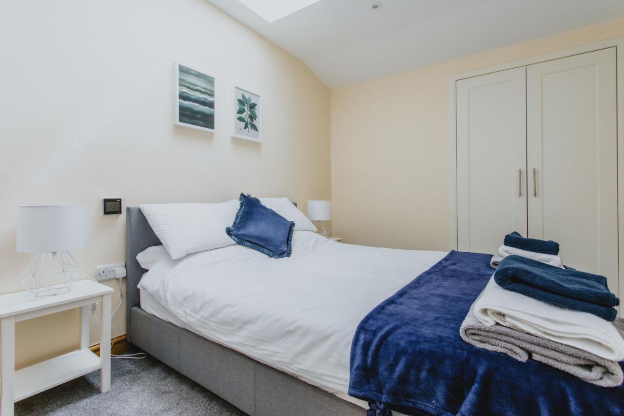Spacious 2nd Floor - King Size Bed & Free Parking Nottingham