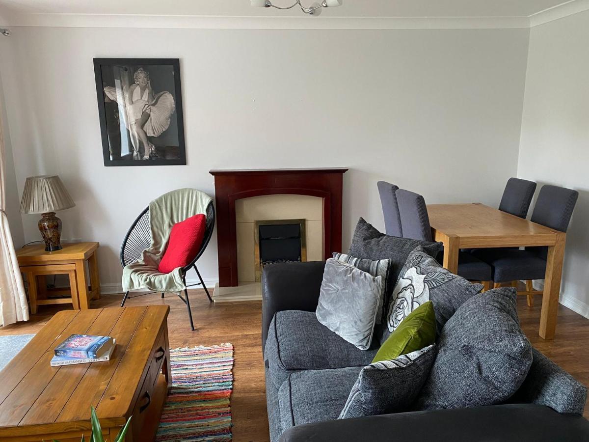 Only- Option Of The Entire House If Available - Private Property In Quiet Estate Guest house