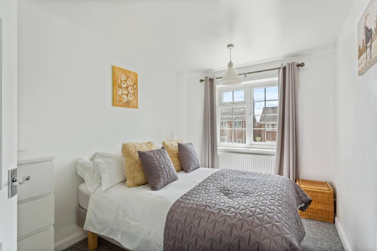 Bright & Spacious With Garden & Parking * Nottingham