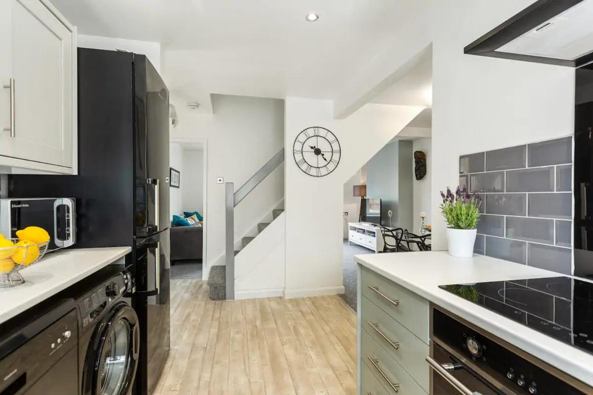 Villa Bright & Spacious With Garden & Parking Nottingham