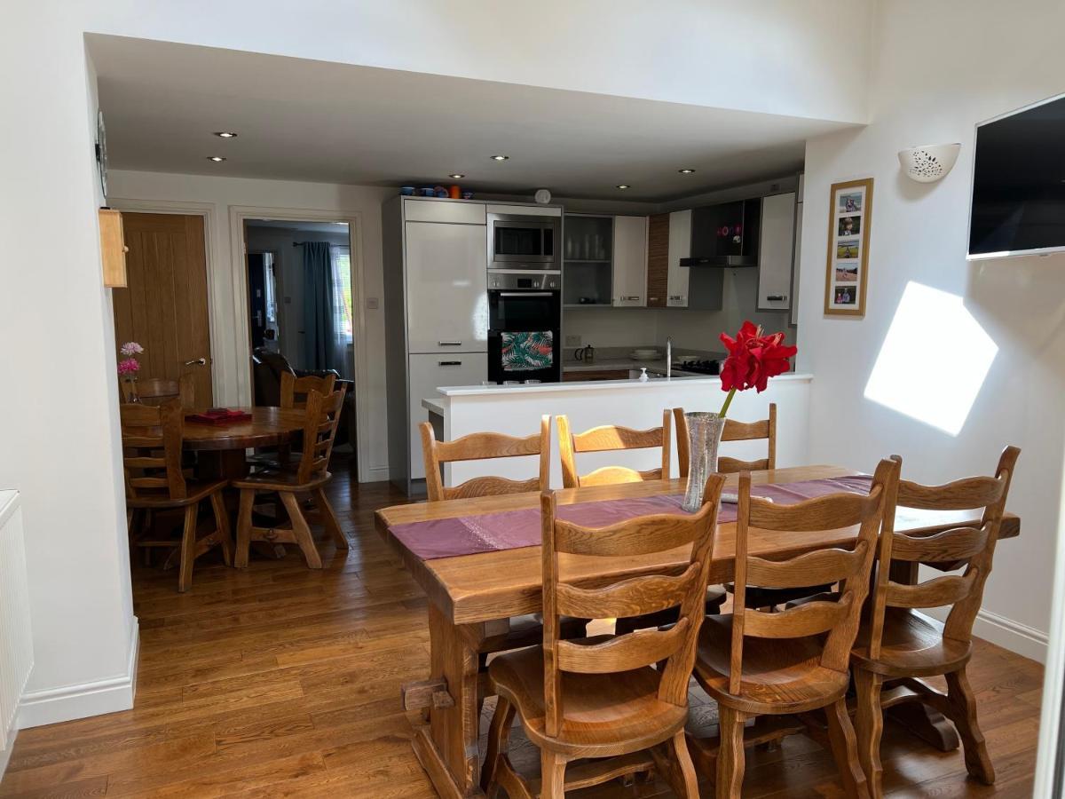 Holiday home Simply Stunning 2 Bedroom With Parking Space *