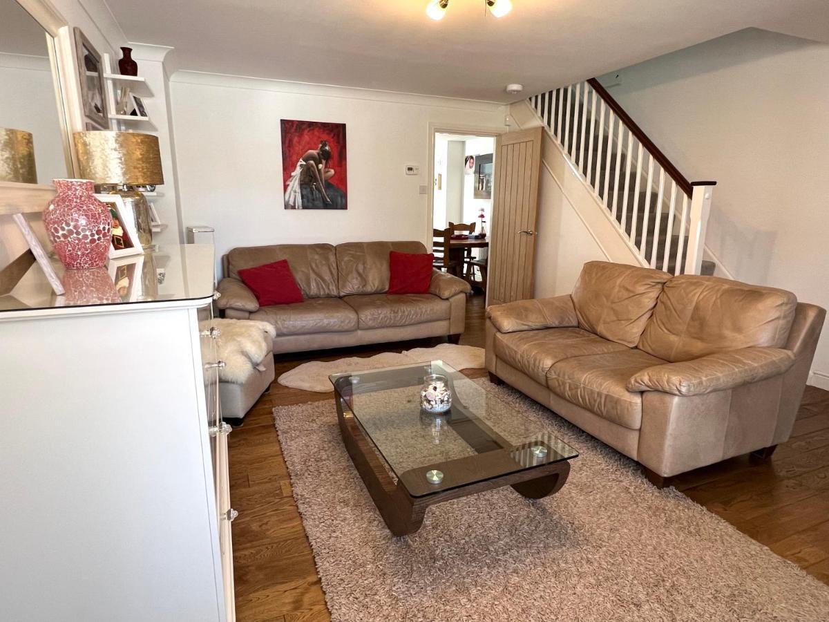 Holiday home Simply Stunning 2 Bedroom With Parking Space