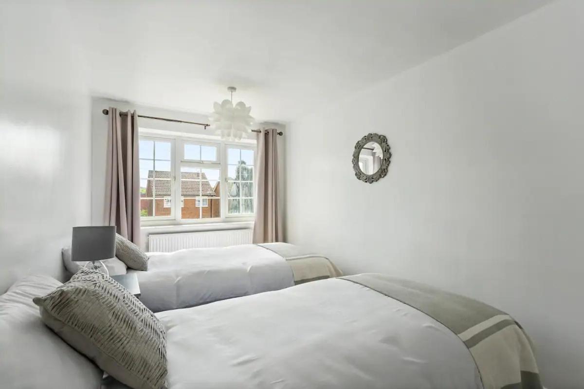 Villa Bright & Spacious With Garden & Parking Nottingham