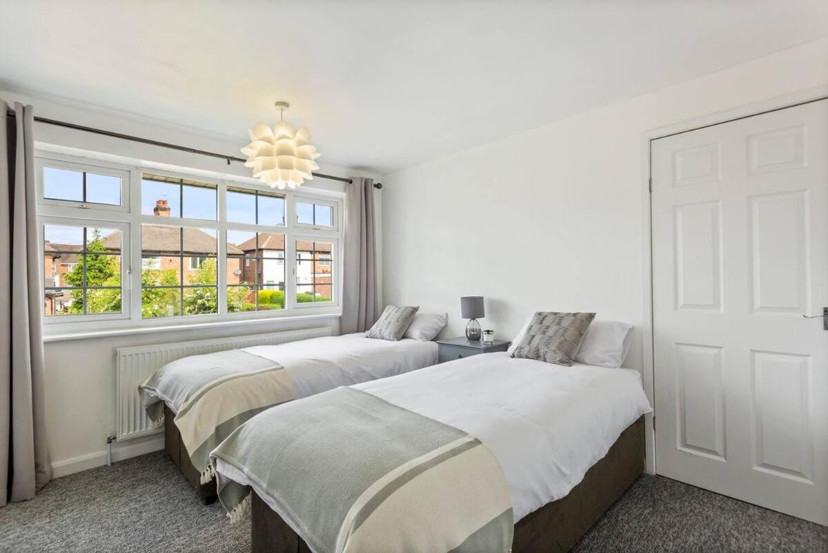 Villa Bright & Spacious With Garden & Parking Nottingham