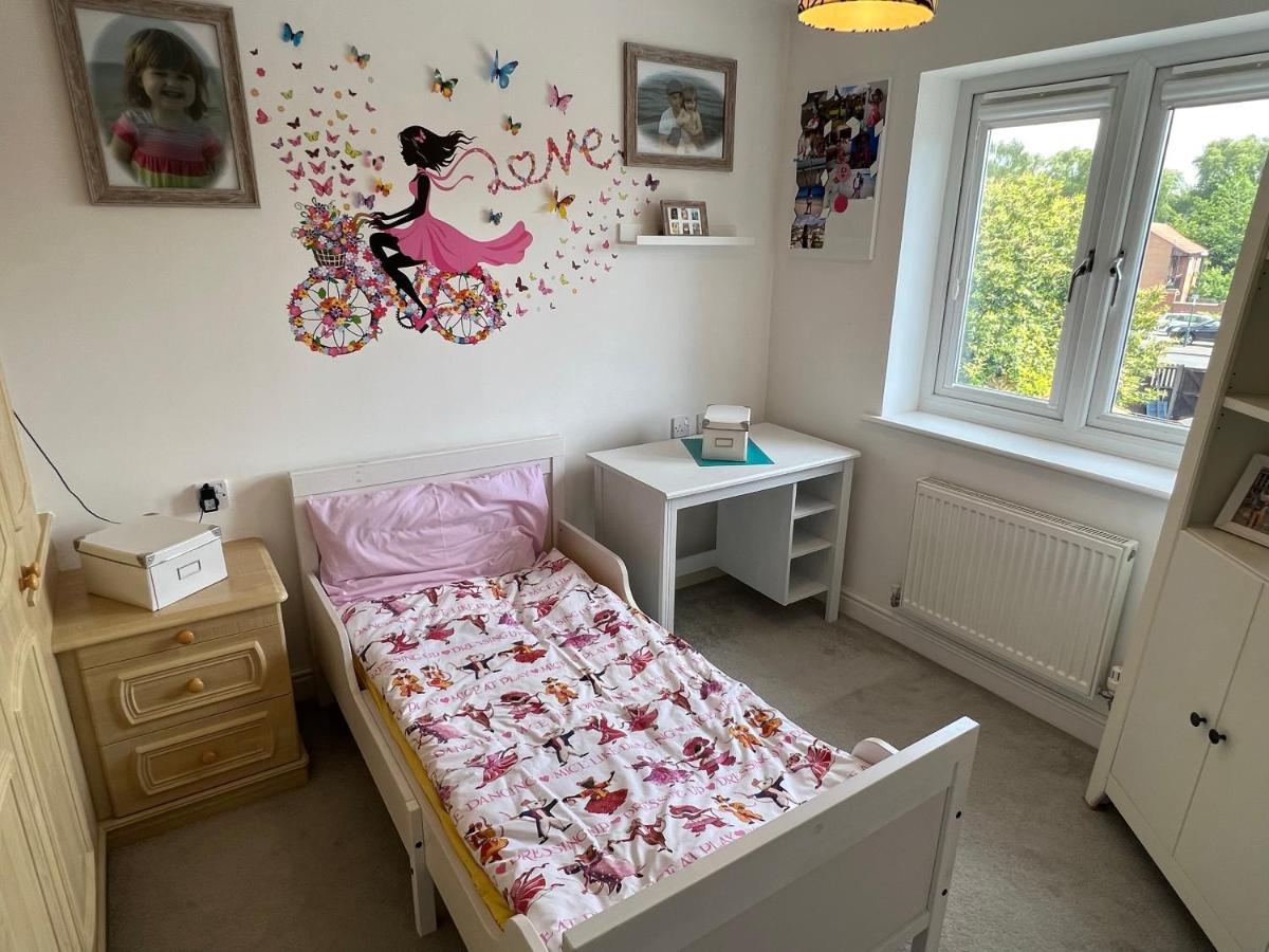 Simply Stunning 2 Bedroom With Parking Space Holiday home Nottingham