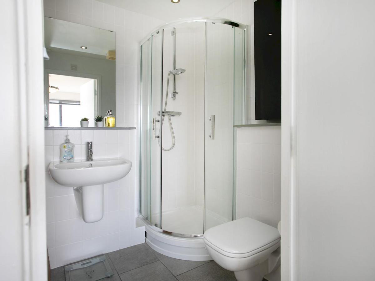 Pass The Keys Centre Penthouse Inc Free Parking Apartment *
