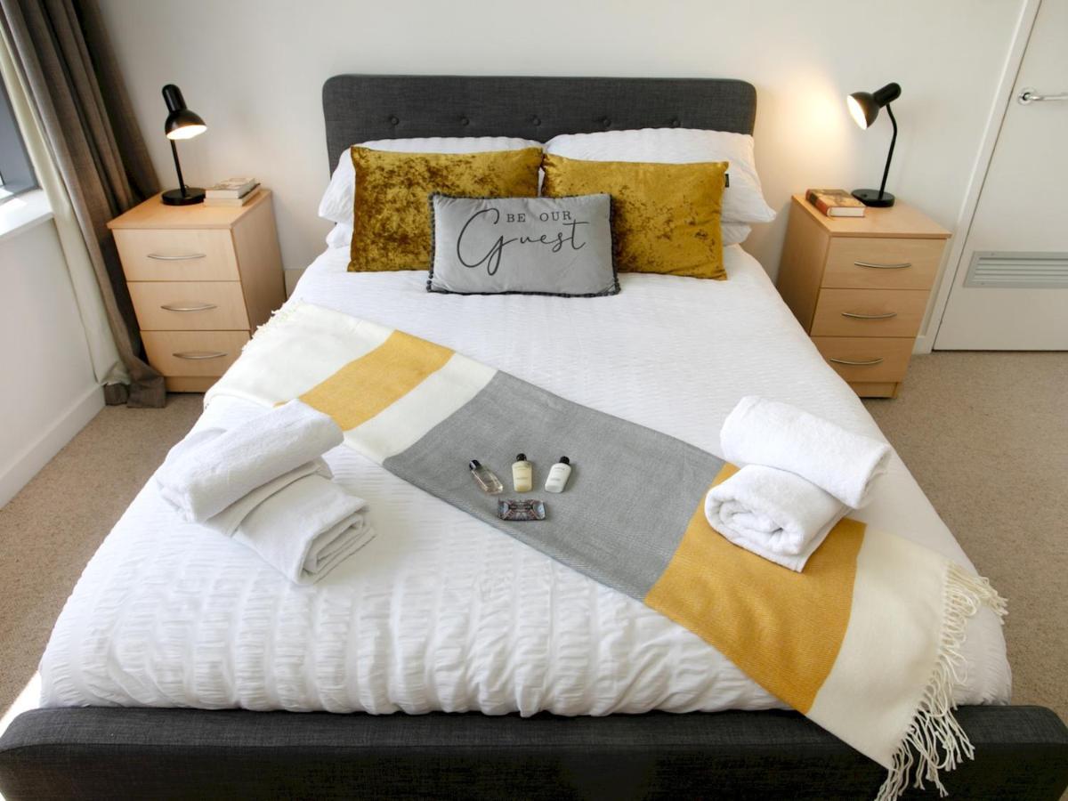 Pass The Keys Centre Penthouse Inc Free Parking Apartment