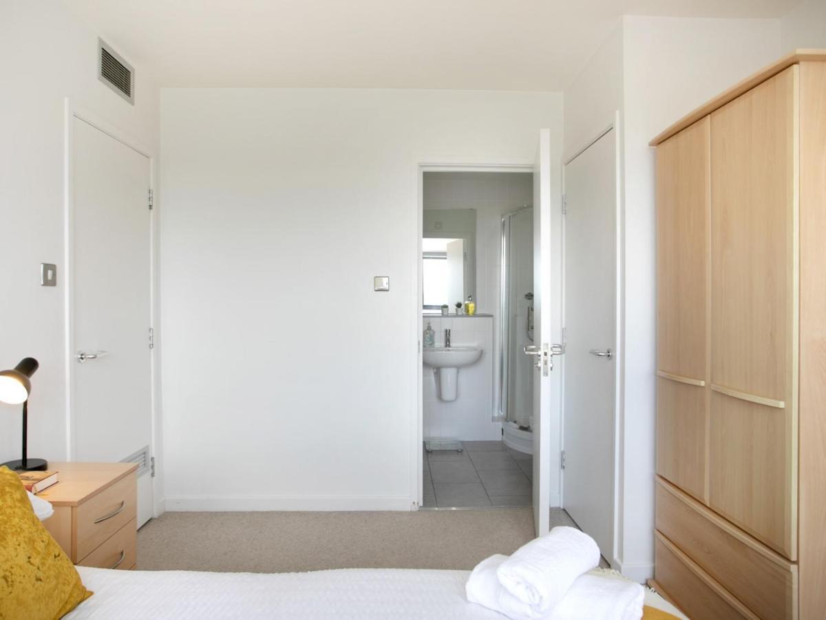 Pass The Keys Centre Penthouse Inc Free Parking Apartment *