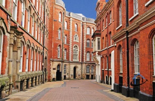 Flat 5, Super King Bed, Free Parking, Workspace, Free Wi-fi