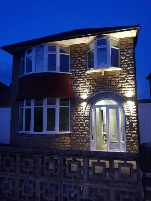 A Stylish Four Bedroom House In Wollaton Casa de férias