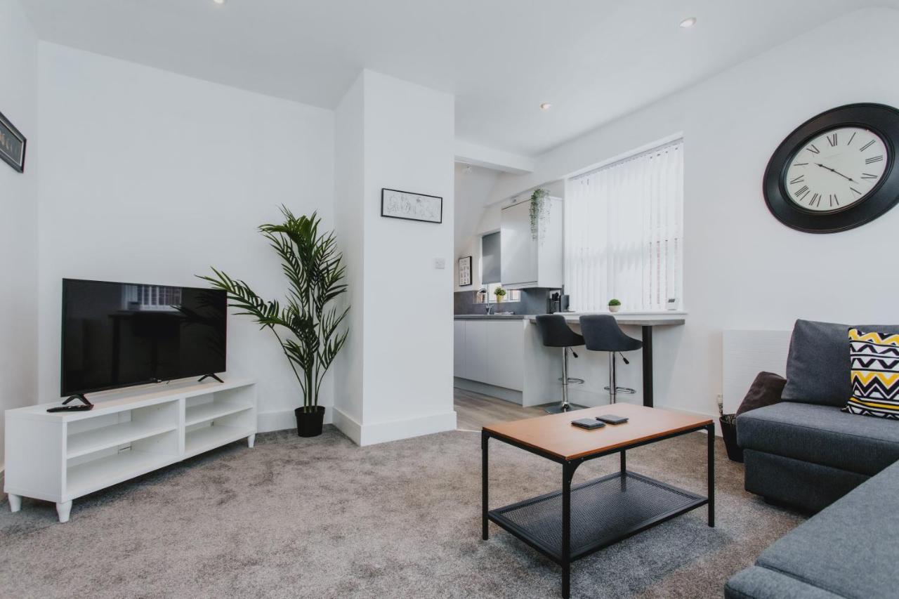 1 Bed Stylish City Flat 2nd Floor Close To City Centre With Free Parking, King Size Bed & Wi-fi Nottingham