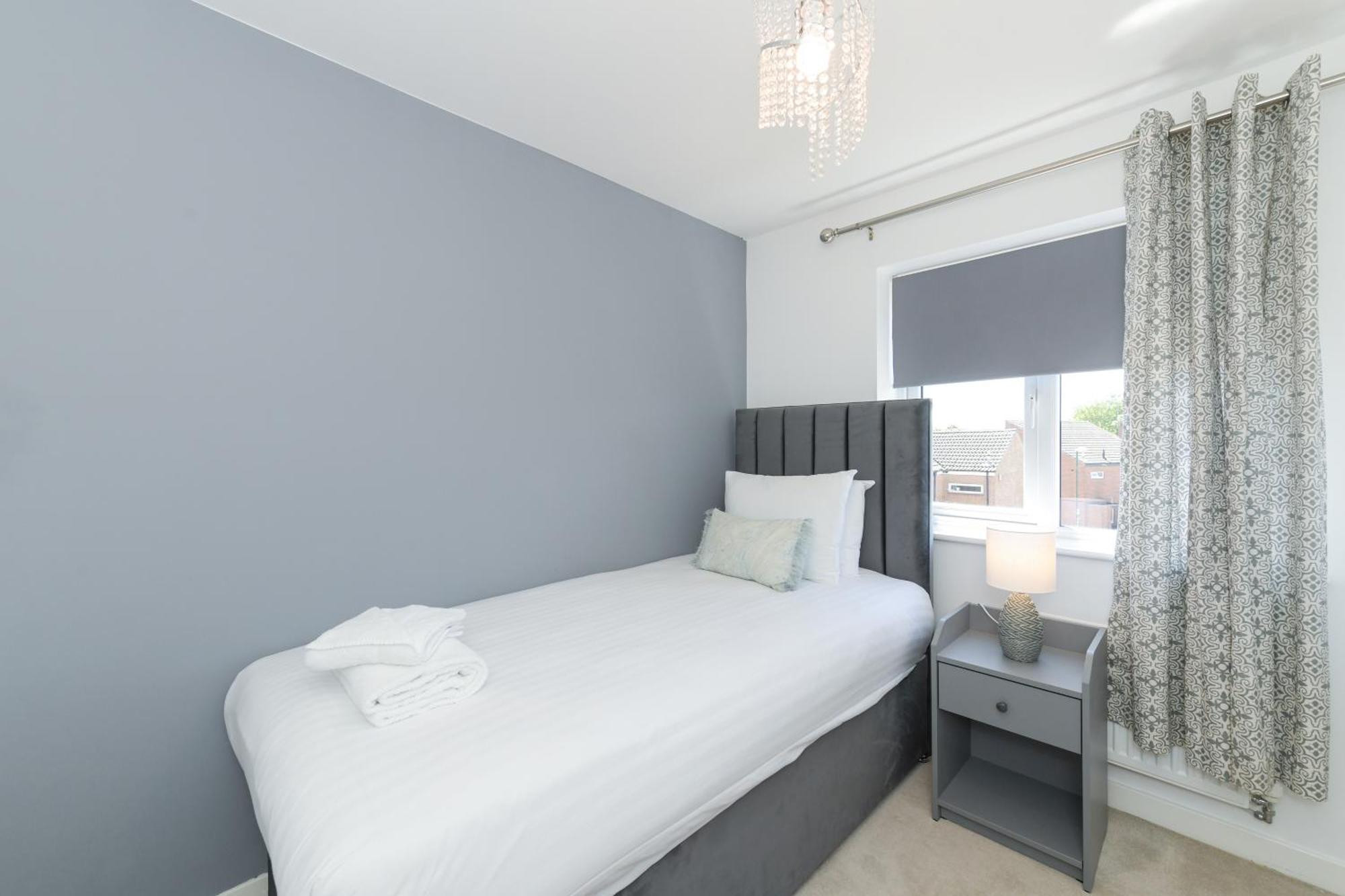 Arkwright House - Modern Townhouse Close To City Centre Holiday home *