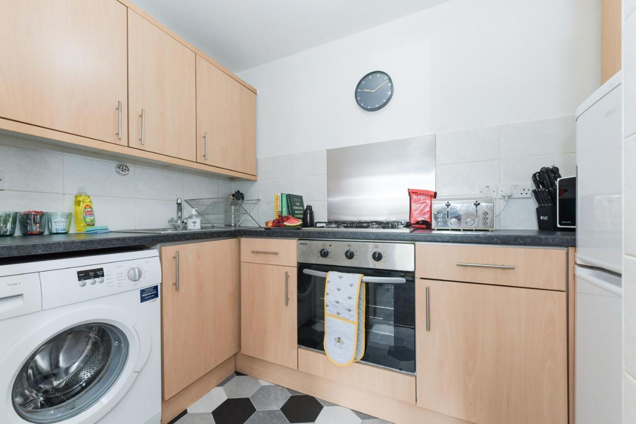 Lambley Court - Light, Open And Inviting Apartment *