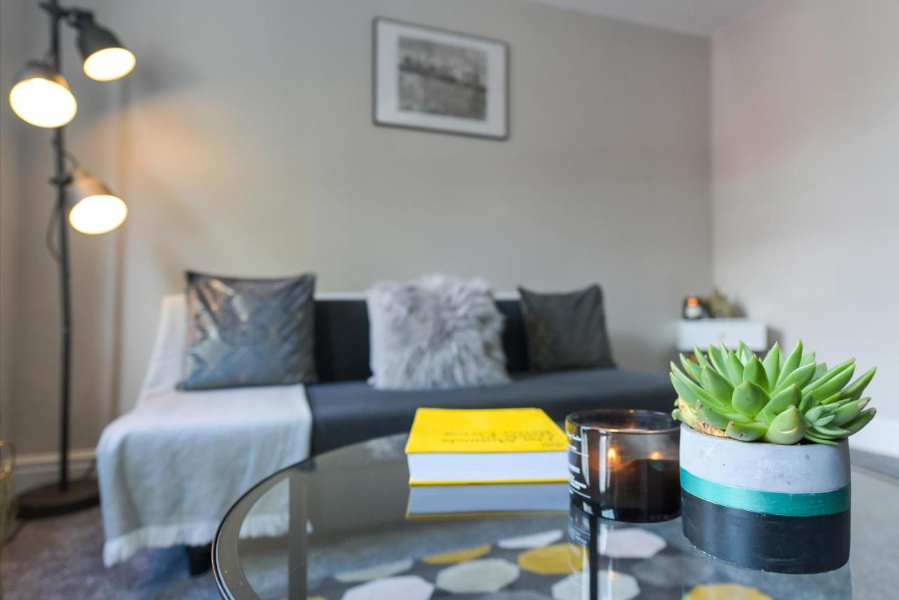 Lambley Court - Light, Open And Inviting Apartment
