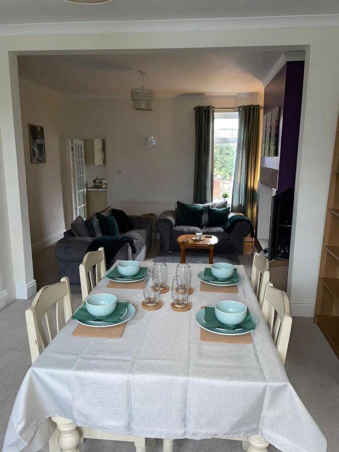 Selston House, 3 Bedroom Cosy For Up To 6 Guests, Cul-de-sac On Private Road Casa de férias Nottingham