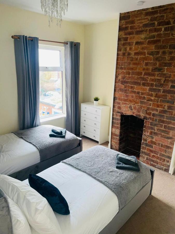 Selston House, 3 Bedroom Cosy For Up To 6 Guests, Cul-de-sac On Private Road Casa de férias