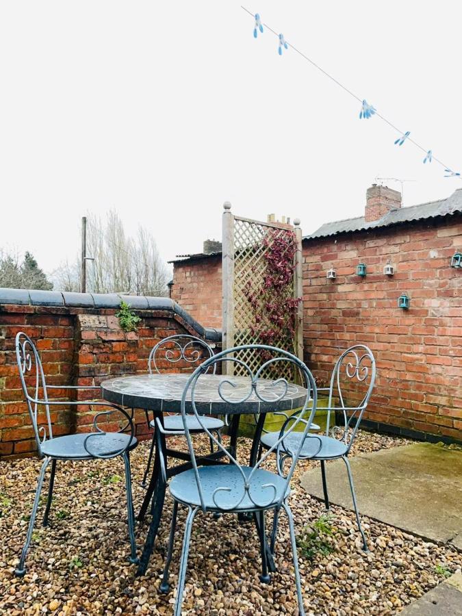 Casa de férias Selston House, 3 Bedroom Cosy For Up To 6 Guests, Cul-de-sac On Private Road