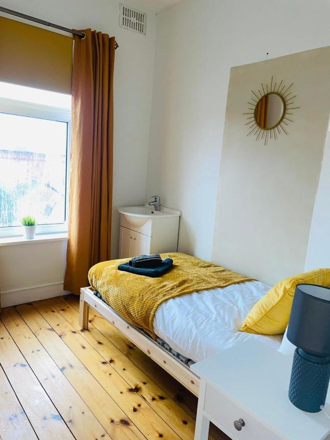 Casa de férias Selston House, 3 Bedroom Cosy For Up To 6 Guests, Cul-de-sac On Private Road