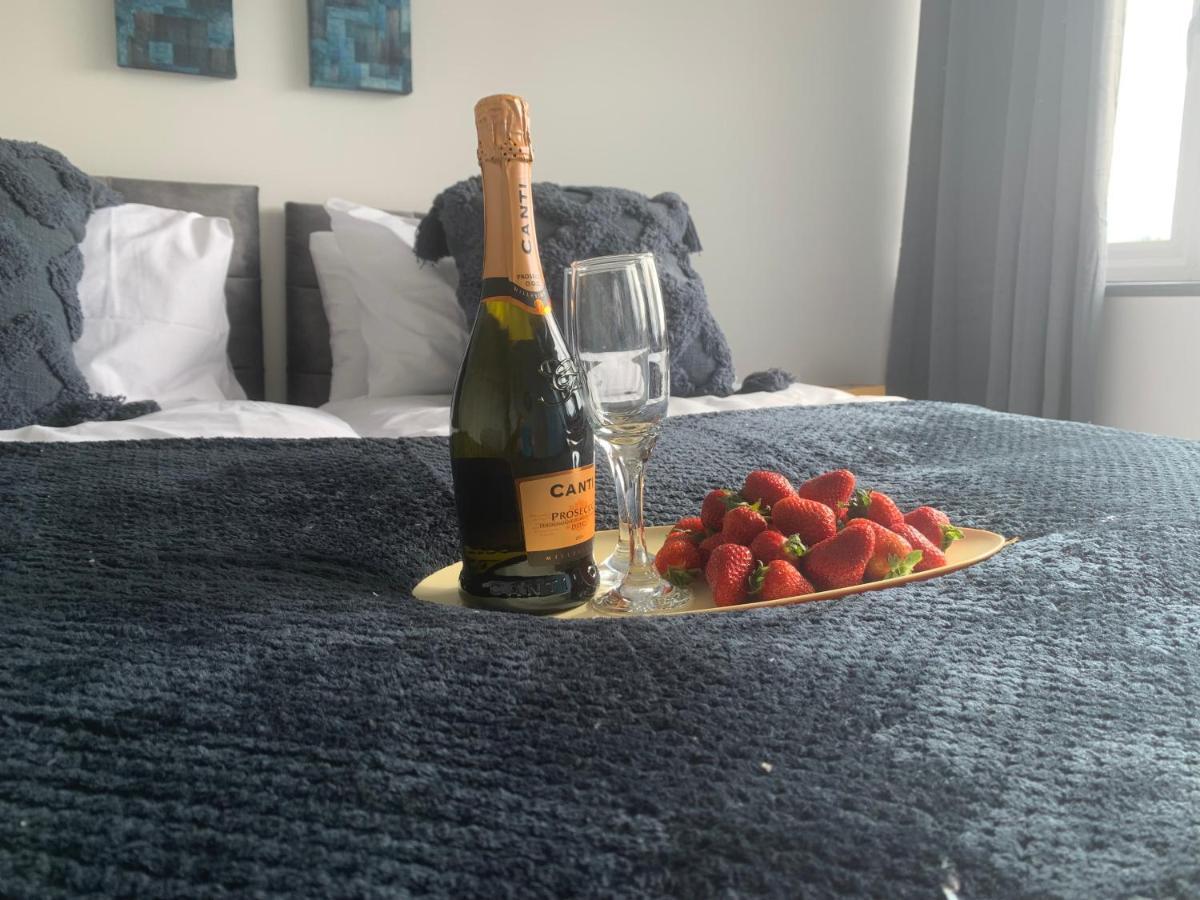 Crowthorne House: Spacious 3-bedroom Cul-de-sac Retreat * Nottingham