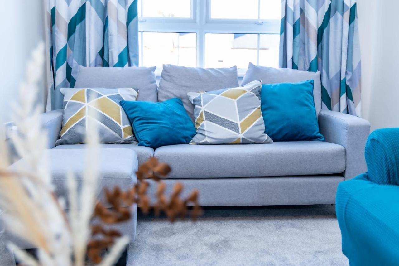 Stunning 3-bed Risa House In Beeston Holiday home