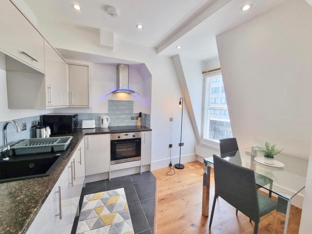 Lovely 1 Bed In Old Market Square Apartment Nottingham