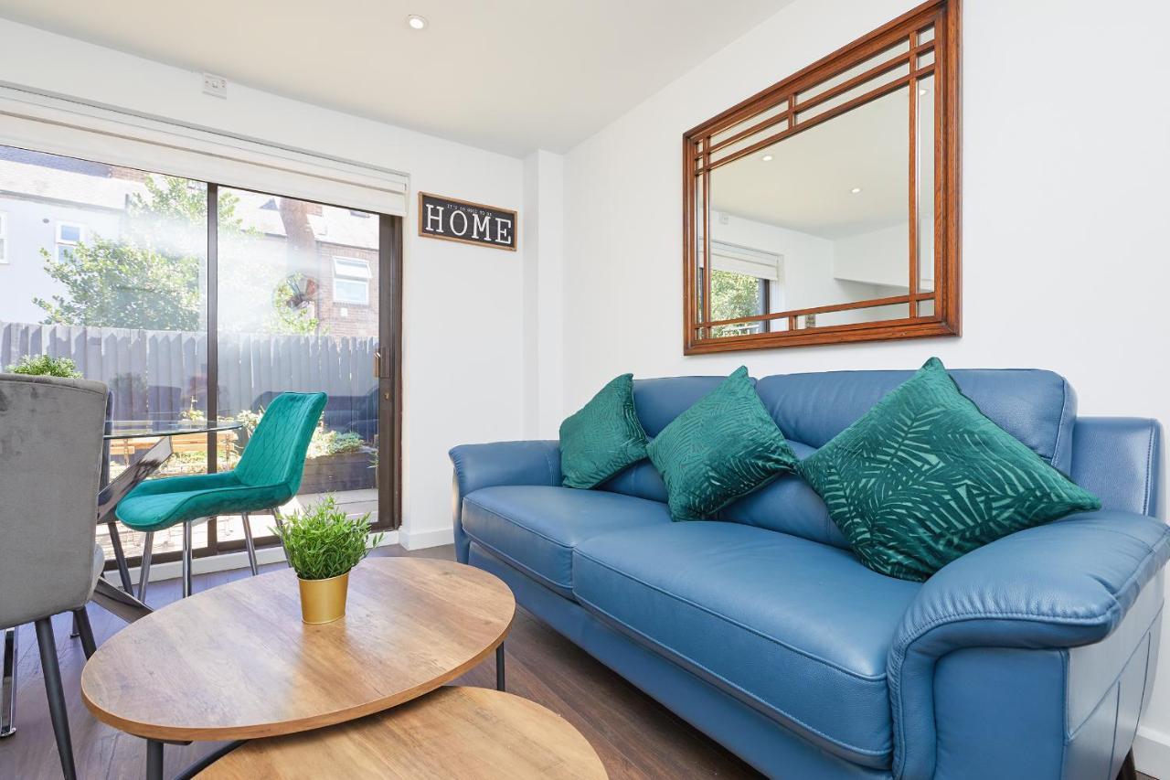 Modern 2 Bed House By Centre