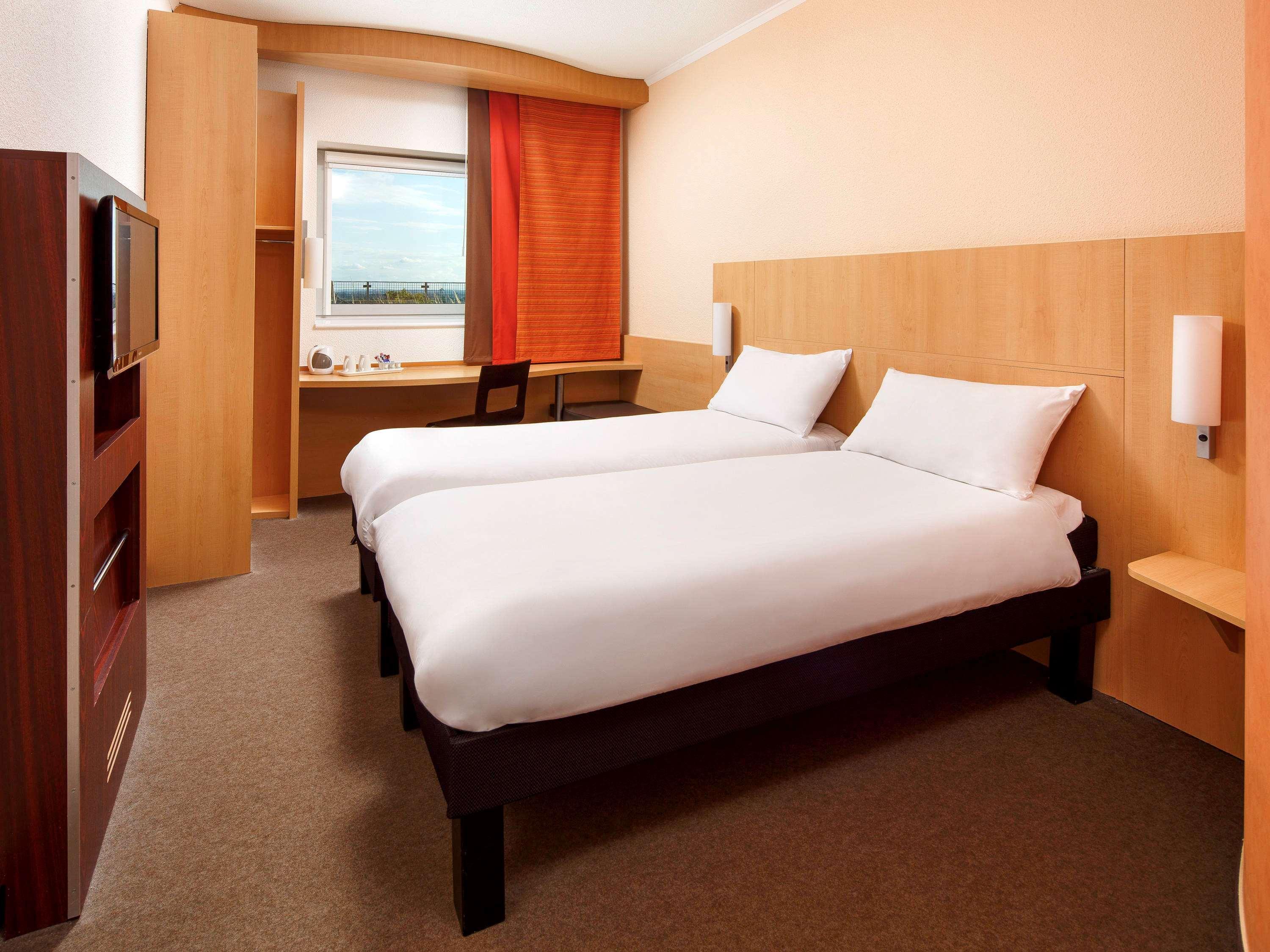 Ibis Centre