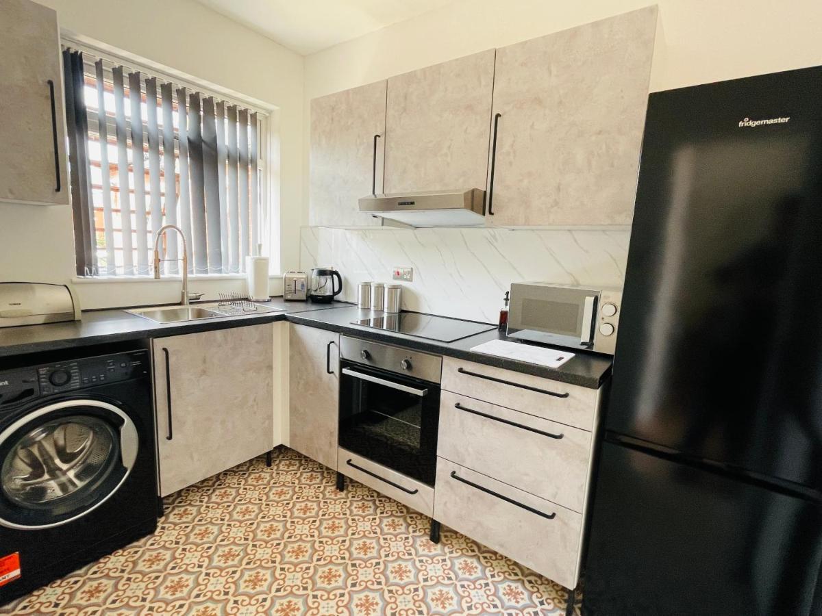 Lovely 2 Bed Apartment, Arnold Town Centre. Nottingham