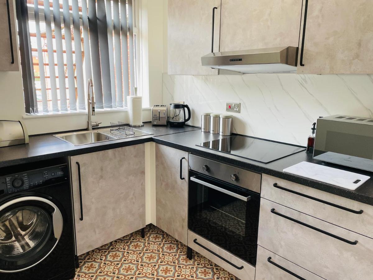 Lovely 2 Bed Apartment, Arnold Town Centre. Nottingham