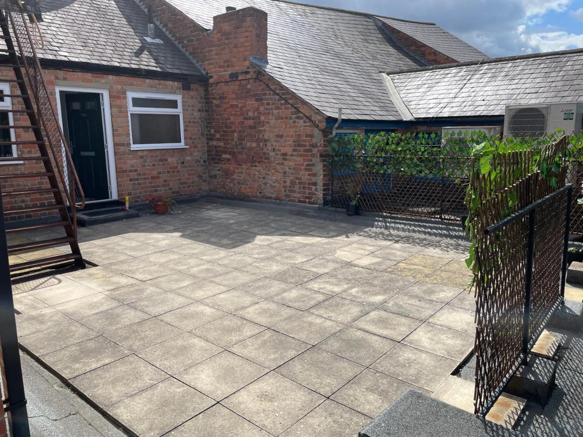 Apartment Lovely 2 Bed Apartment, Arnold Town Centre.