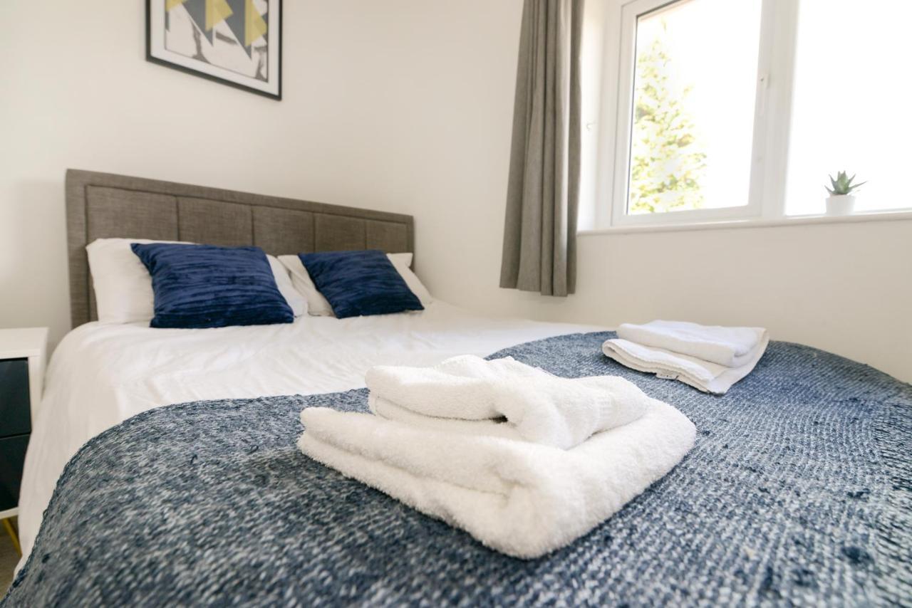 Alderton House - Spacious 3 Bed With Parking * Nottingham