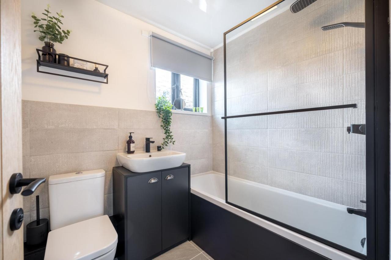 Waterlily - Beautiful 1-bed With Overlooking Balcony Apartamento Nottingham
