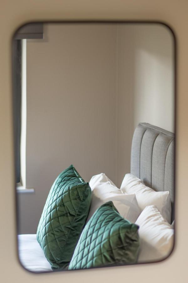 Apartamento Waterlily - Beautiful 1-bed With Overlooking Balcony *
