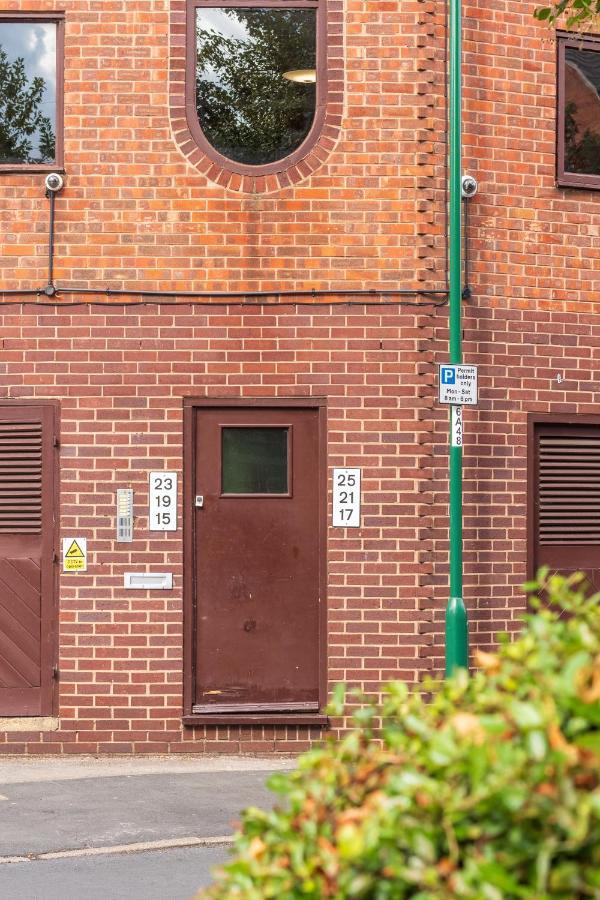 Waterlily - Beautiful 1-bed With Overlooking Balcony * Nottingham