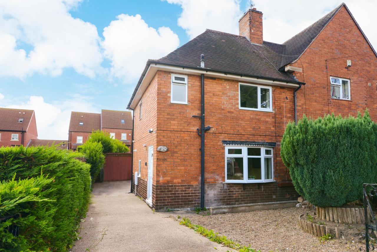 Alderton House - Spacious 3 Bed With Parking Nottingham