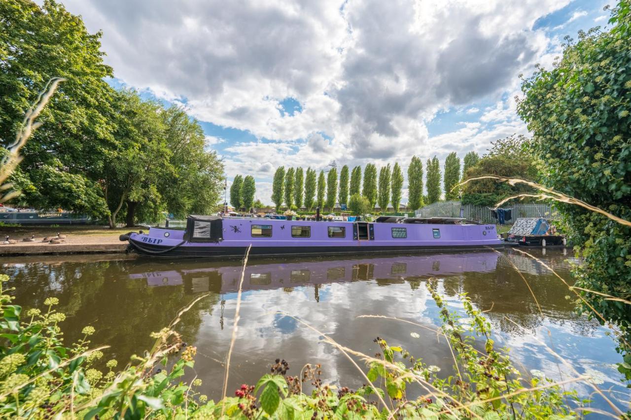 Waterlily - Beautiful 1-bed With Overlooking Balcony Apartment *