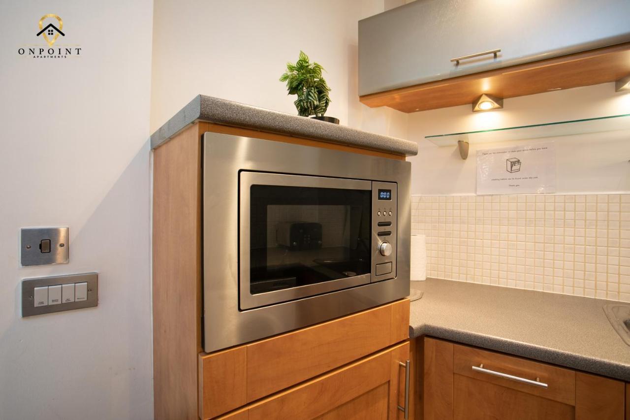Apartment Spacious 2 Bed Apt W Parking, Close To Centre