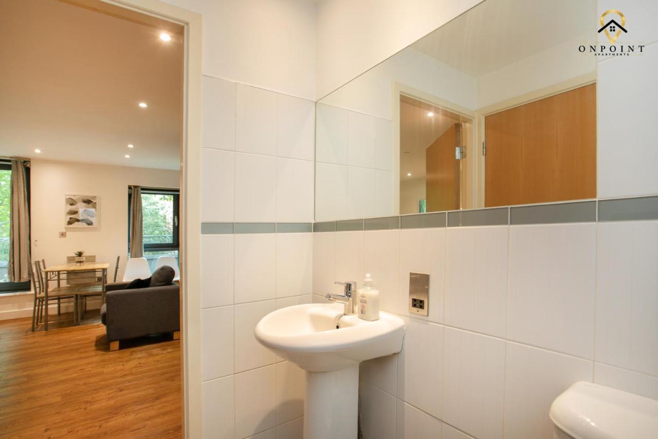 Apartment Spacious 2 Bed Apt W Parking, Close To Centre