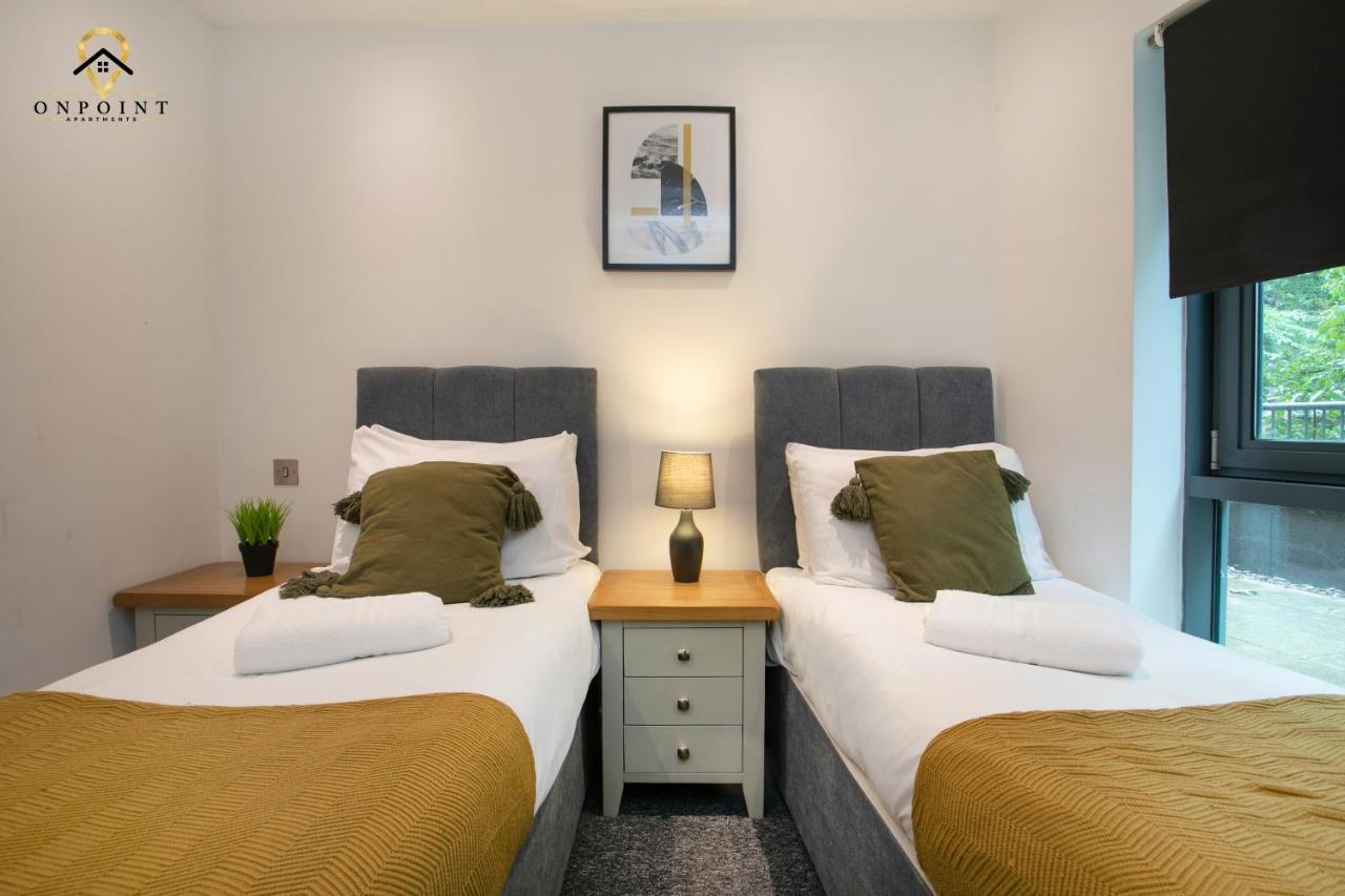Spacious 2 Bed Apt W Parking, Close To Centre *