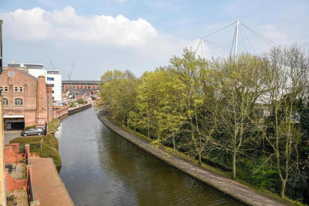 Dukes Wharf - Classy, Centre 2 Bedroom Overlooking The Canal * Nottingham