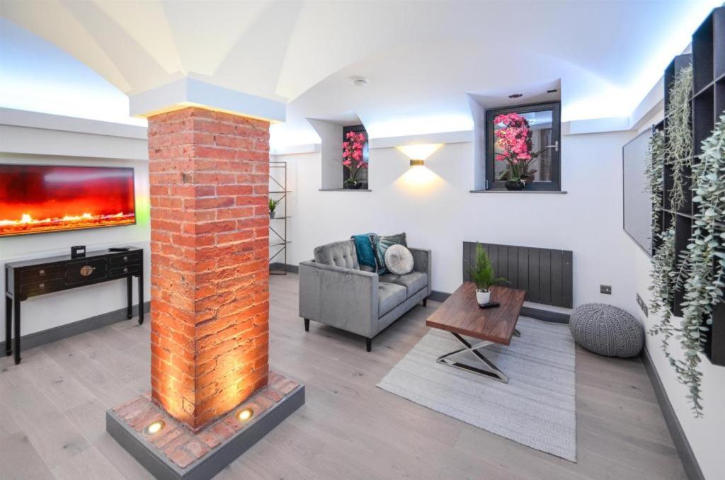 Apartment Luxurious 2 Bed With Hidden Cave Cinema *