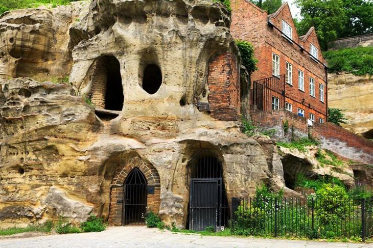 Luxurious 2 Bed With Hidden Cave Cinema