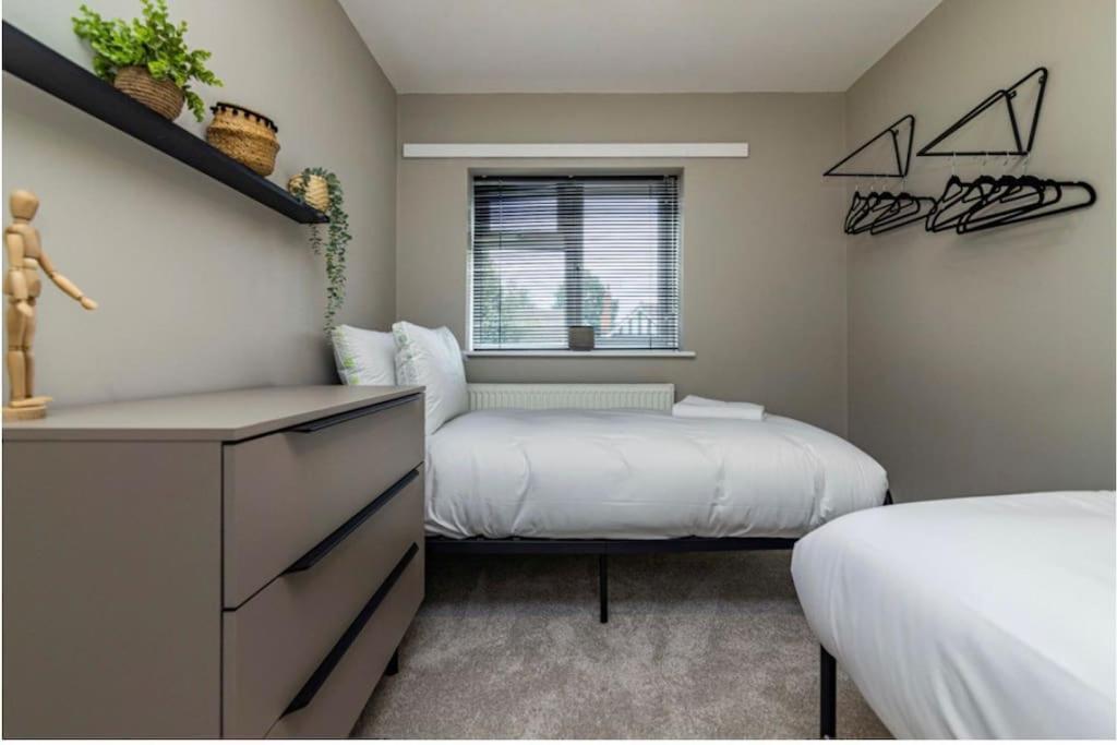Cosy With Snug And Three Bedrooms Message Us For Long Prices Nottingham