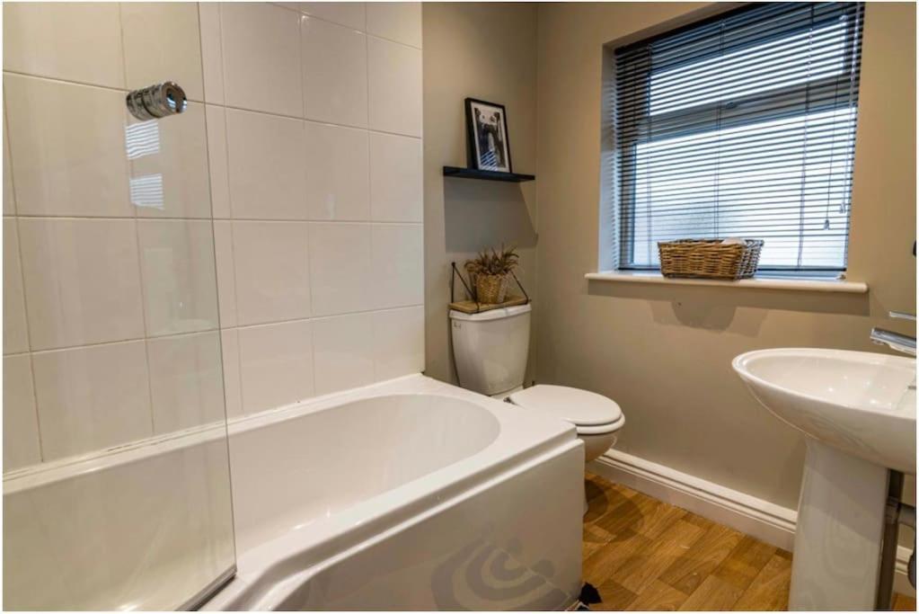 Cosy With Snug And Three Bedrooms Message Us For Long Prices Nottingham