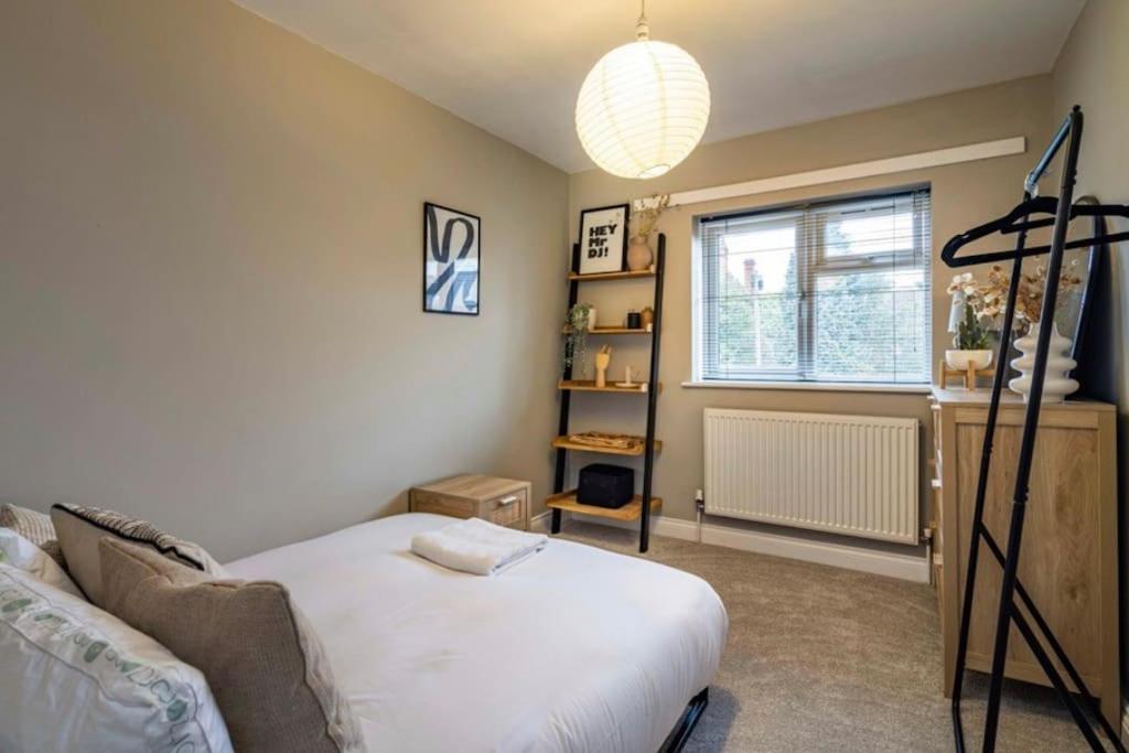 Cosy With Snug And Three Bedrooms Message Us For Long Prices Nottingham
