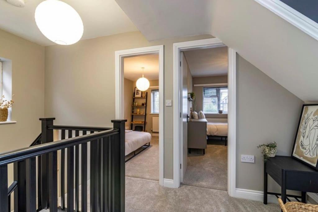 Cosy With Snug And Three Bedrooms Message Us For Long Prices Villa Nottingham